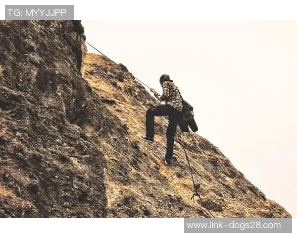 赵秀英独家分享攀岩技巧与心得体会助你征服高峰之路 赵秀英独家分享攀岩技巧与心得体会助你征服高峰之路